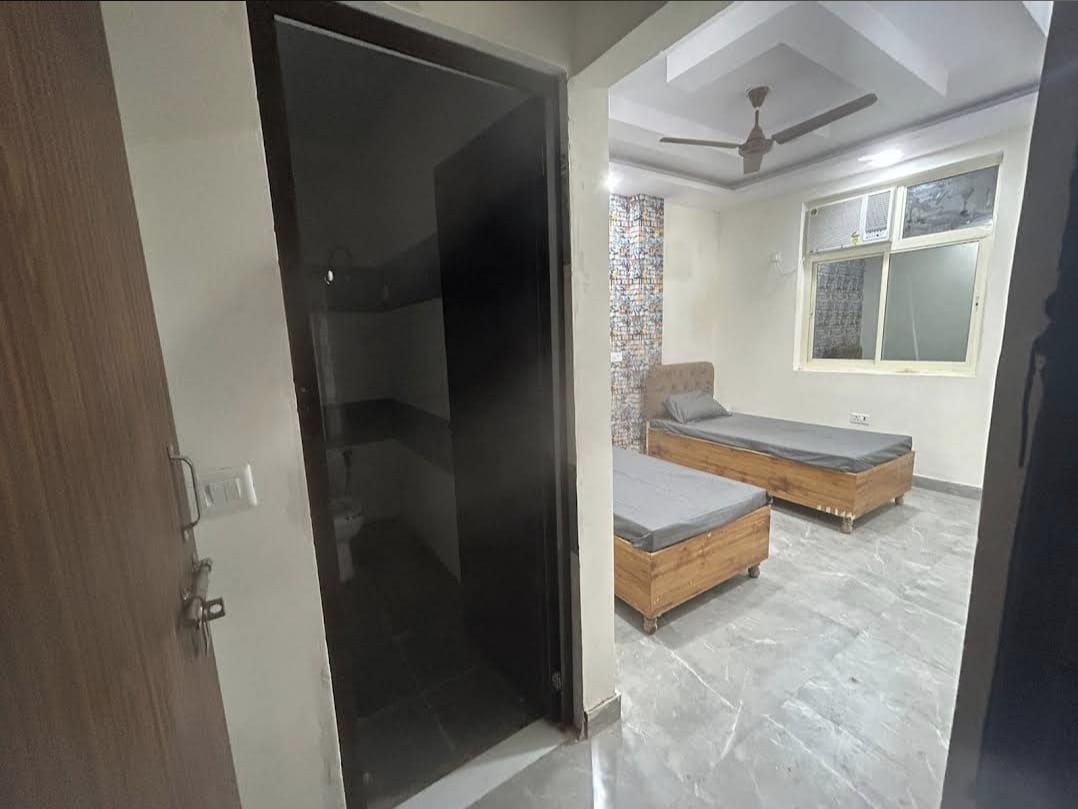 Twin room with attached washroom
